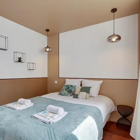 220 Jessy - Superb In Parigi